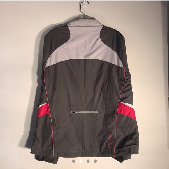New balance Windbreaker - Picture 2 of 3